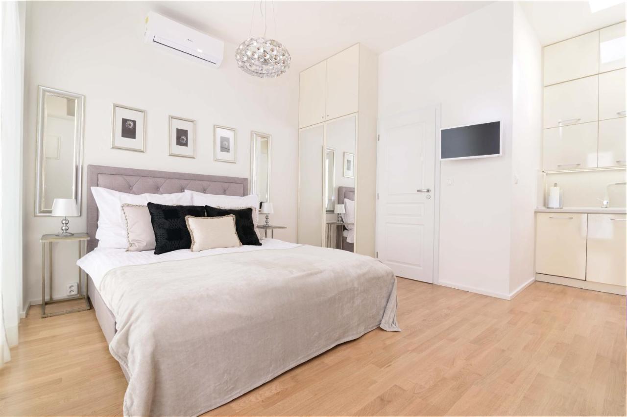 Apartment Cozy&quiet With A/c In Centre Prag