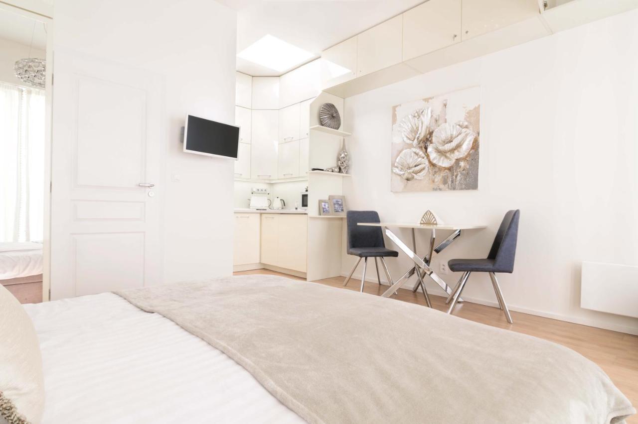 Cozy&quiet With A/c In Centre Apartment